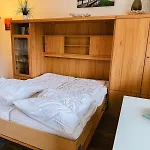 Valentin Homes Love In Duesseldorf